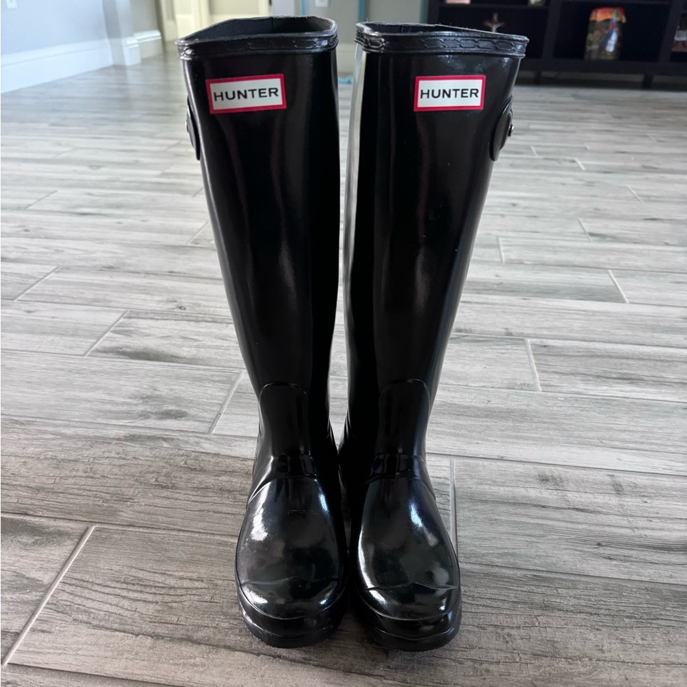 Hunter Women’s Original Tall Rain Boots (black)
